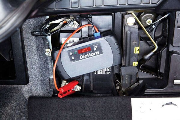 DieHard Automatic 12 V 1000 amps Battery Jump Starter - Image 6