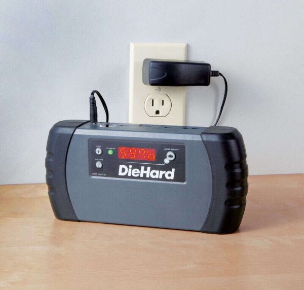 DieHard Automatic 12 V 1000 amps Battery Jump Starter - Image 3