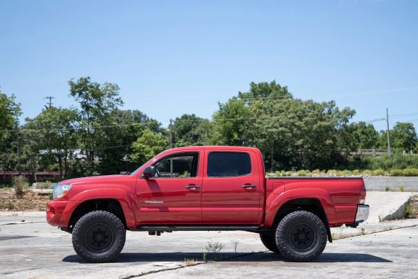 Rough Country 3.5" Bolt-On Lift Kit w/M1 Struts for 2005-2023 Tacoma - 74240RED - Image 7