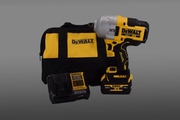 DeWalt DCF961GP1 20V MAX Cordless 1/2" Impact Wrench Hog Ring Kit with 5.0 Ah Battery, Charger & Tool Bag