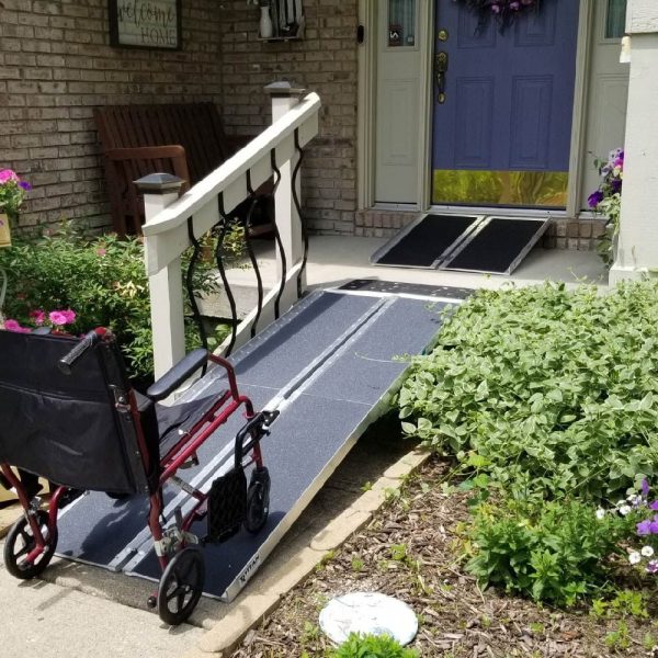 Titan Ramps 4' Single-Fold Wheelchair Ramp - 500 lb. Capacity - Image 4