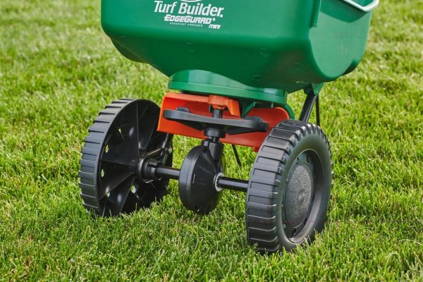 Scotts Turf Builder EdgeGuard Mini Broadcast Spreader - Image 5