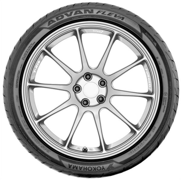 Yokohama Advan Fleva V701 185/55R15 82V Performance Tire - Image 3