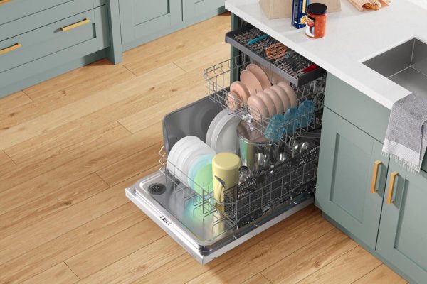 Whirlpool - 24" Top Control Built-In Dishwasher with Stainless Steel Tub, Large Capacity, 3rd Rack, 47 dBA - White - Image 9