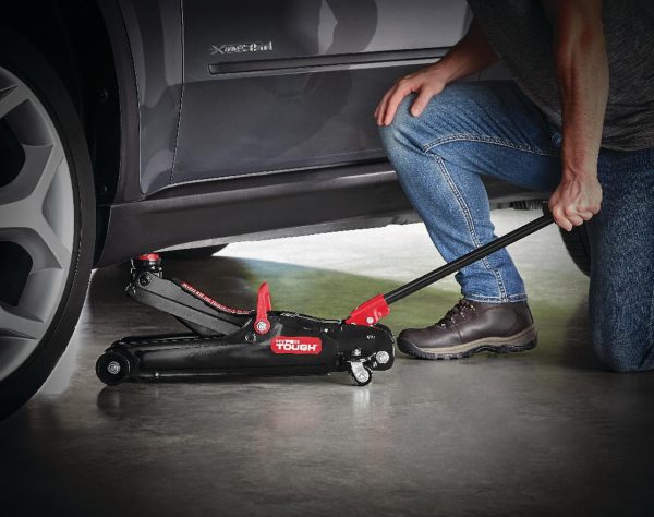 Hyper Tough 2.5-Ton Low Profile Jack - Image 2